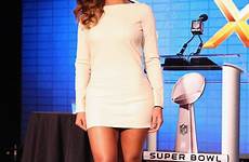 beyonce ass sexy legs showing bowl super nice her halftime conference press show lashes huffpost belly button getty