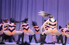 twerking russian girls teen patriotic costumes twerk dance bees school twerkers dancing cause outrage video orenburg cadets investigation scandal tank