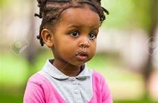 noires filles mignon sourire africains 123rf enregistrée