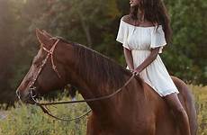 horseback cowgirls bareback cavalo montar naa mistymorrning