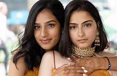 lesbian hindu muslim pakistan pakistani coppia lesbica anjali young praised marriage sundas manatelugumovies partner unione together everybody nigga classify pak