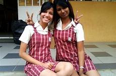desi schoolgirls school girls srilanka hot college