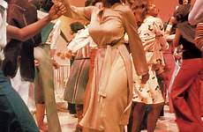 soul train 70s dancer vintage fashion 1970s dancers dance party naked 1970 hottie big disco 70 african music american dancing