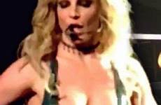 spears britney nip slips