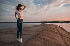 wallpaper girls outdoors women model jeans hd outdoor woman wallpapers fit white sneakers pants desktop full cool top wallhaven fitness