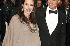 angelina jolie brad pitt pregnant twins vivienne marcheline knox carpet red leon castro cocinando famous celebrity inspiration fotos sexy maternity