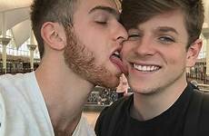 kiss hermano meaws gays ewig artigo hombres