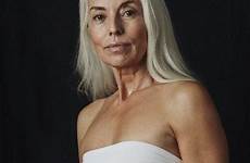 rossi yasmina vrouw yazemeenah jarige falten dreslyn modeling schittert over50
