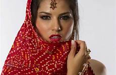 sunny leone hot jism red dress hindi indian sexy movie actress cleavage rington mp3 nude topless photoshoot traditional beautiful sarees