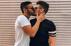 beijando meninos gays beaux kissing beijo casal amoureux