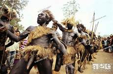papua guinea goroka agefotostock melanesien highland mba ozeanien dances