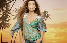 natascha mcelhone posing truman nue theplace2 nues showtime bell