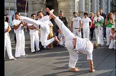 capoeira roda fighting bali