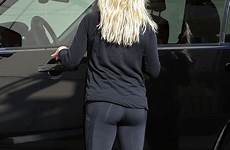 reese witherspoon yoga booty tights ass class backside girls oct going brentwood leggings back down her enviable hot bottom sex