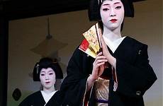 geiko geisha odori kyo read japan japanese