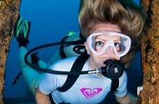 scuba diver tauchen wetsuit taucherin tauchanzug duiken snorkeling skiing nautilus onderwater snorkelen