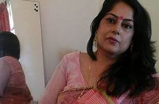 indian saree hot desi lady aunty aunties auntie india visit