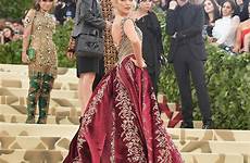 blake gala lively met catholic fashion bodies heavenly costume imagination metropolitan institute museum york deserving completely crown head her attends