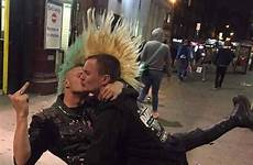 punk grunge estilo punks poses metalhead tomboy dead punkrock jax lifetime casal lgbt