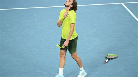 Stefanos tsitsipas admitted nick kyrgios lacks a filter after he continued his verbal volleying with novak djokovic at the australian open on monday. Terugblik Australian Open dag 10 | Tsitsipas stopt Nadal ...