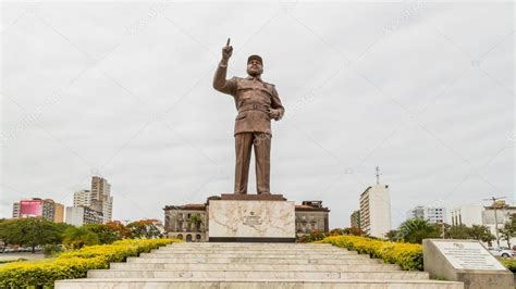 A member of the shangana tribe, machel has been active in the liberation struggle of the peoples of mozambique against the portuguese colonialists since 1963. Estátua de Samora Moisés Machel na Praça da Independência ...