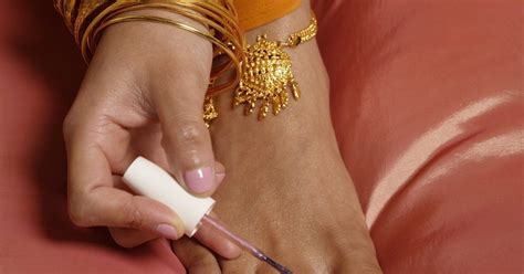 Do it yourself toe nail designs | eHow UK