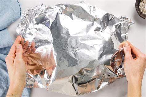 Place seasoned meat in an uncovered roasting pan on a shelf in the bottom 1/3 of your oven. Receipes For A Pork Loin That You Bake At 500 Degrees Wrap In Foil Paper : Pork Loin Roast With ...