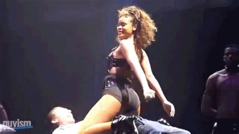 The best gifs are on giphy. Rihanna got fat! (PICS) : Page 2