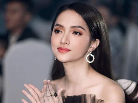 Người chuyển giới chỉ nói về cảm nhận giới, không phụ thuộc việc người đó đã chuyển giới hay chưa. Hoa hậu Hương Giang Idol ngày chưa phẫu thuật chuyển giới
