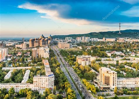 Вид на Алматы — Стоковое фото © brokenrecords #74519141