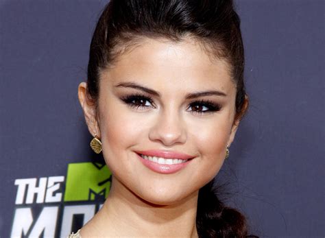 Wen datet selena gomez in 2021? Selena Gomez kuschelt mit Katy Perrys Freund Orlando Bloom ...