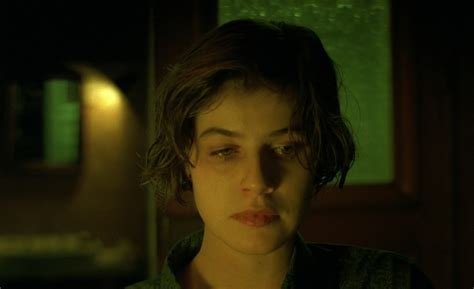 All they demonstrate is that weinstein thought kieslowski's final image, of veronique's hand touching the rough old bark of a tree, could be improved by her running across a lawn to hug her. The-Double-Life-of-Veronique-163