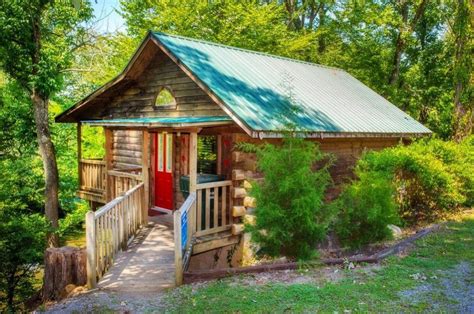 You and your beloved pets can enjoy the panoramic views of valley below through the 20 foot windows. Pigeon Forge Cabin Rentals Under $100 a Night in 2020 ...