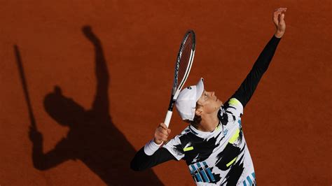 Cabe recordar que roland garros ya cuenta con cubierta en la philippe chatrier y luz artificial, así que pase lo que pase nadal saltará a pista ¿hoy?veremos a ver cómo evoluciona el duelo que antecede. Roland Garros: Sinner-Nadal in diretta tv e Live-Streaming ...