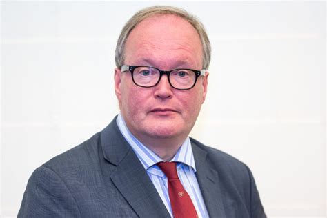 Johannes cornelis hans van baalen (born june 17, 1960) is a dutch member of parliament for the liberal people's party for freedom and democracy (vvd). Hans van Baalen - Liberal InternationalLiberal International