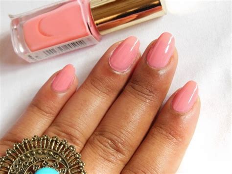 Leave the colour to dry completely, for around 2 minutes. L'Oreal Paris Color Riche Le Vernis - Ingenuous Rose ...