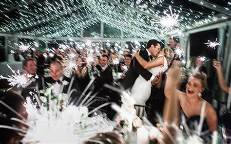 These are the real deal. Amazing Wedding Photos You Will Love - Arabia Weddings