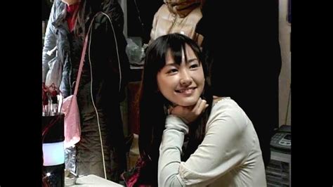 Her beauty, particularly her smile,. Yui Aragaki - Koisuru Madori PB (19-07-2007) - YouTube