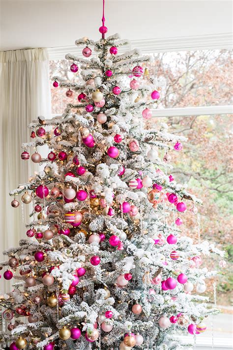 Check spelling or type a new query. 10 Christmas Tree Decorating Ideas - Lauren Nelson