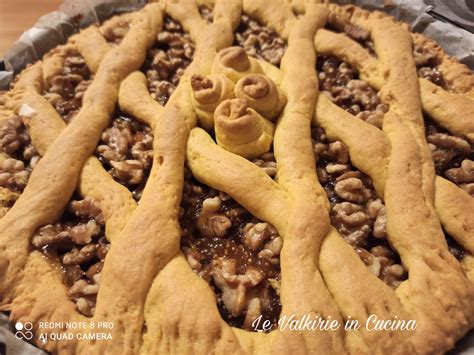 Oggi vi parliamo della crostata con marmellata di fichi, un dolce facile da preparare, dal gusto dolcissimo e vagamente autunnale. Crostata con marmellata di fichi e noci | Le Valkirie in ...