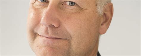 Han har tidigare varit politisk sekreterare i kommunen och ordförande för partiet i ludvika. Jonas Sjöstedt avgår som partiledare. | Vänsterpartiet ...