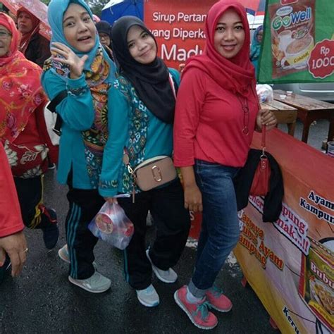 25 november hari ini merupakan hari guru, dimana pahlawan tanda jasa inilah yang memberikan waktunya ribuan jam untuk mendidik kita tanpa kenal lelah. Selamat hari guru nasional..... . . . . #teacher # ...