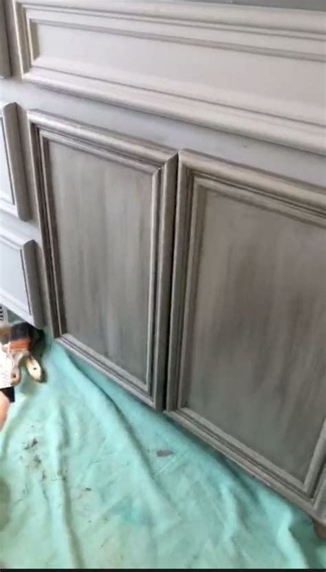 Glazing cabinets is an easy way to update the look and feel of your space. Simple Glazing Techniques For A Beautiful Furniture Finish ...