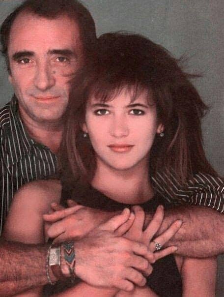 Claude brasseur pose pour le film «l'étudiante et monsieur henri», en 2015, à angoulême. Sophie Marceau et Claude Brasseur. 1986 (avec images ...