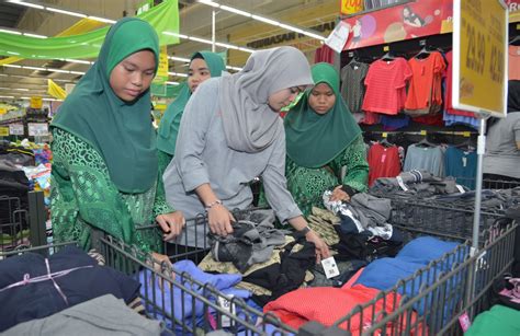 Menteri pendidikan dan kebudayaan republik indonesia mengeluarkan surat edaran (se) nomor 1 tahun 2021 tentang peniadaan ujian nasional dan ujian. GUARDIAN MALAYSIA CERIAKAN PENGHUNI CILIK DUA RUMAH ...