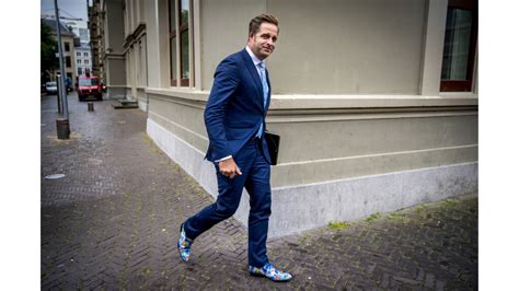 Born 26 september 1977) is a dutch politician serving as first deputy prime minister of the netherlands and minister of health, welfare and sport since 2017 in the third rutte cabinet. Hugo De Jonge - Hugo De Jonge Candid About A Strong Bond ...