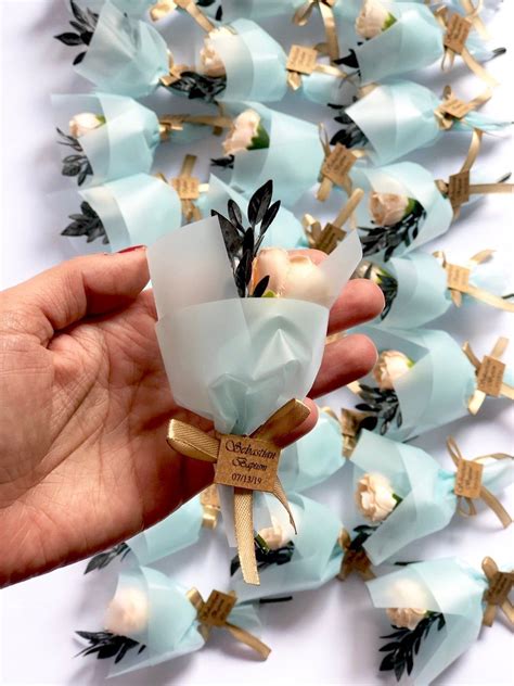 This includes gifts for the couple, siblings, parents, guests, and the wedding party. 10 Wedding favors for guests Wedding favors Mini bouquets ...