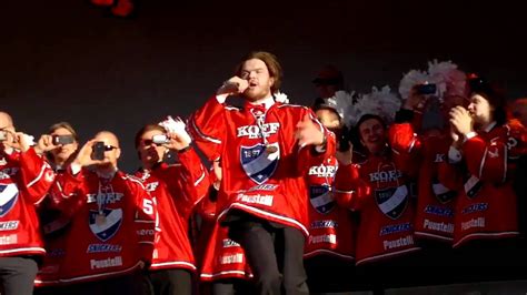 Built to function as a mobile communication device connected to the military base, simo accompanies the core guardians and assists them. Siim "Märkä-Simo" Liivik HIFK:n mestaruusjuhlissa 2011 ...