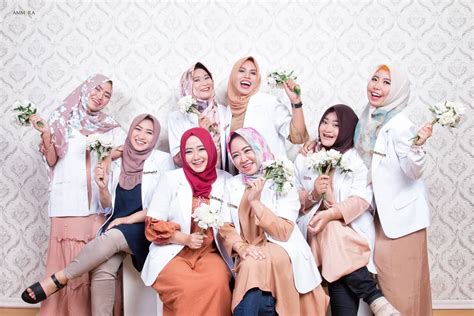 Kalau begitu kamu jadi tidak bisa membuat foto group dengan jumlah orang yang cukup banyak. jasa studio foto grup di malang murah (31) * AMMORA ...