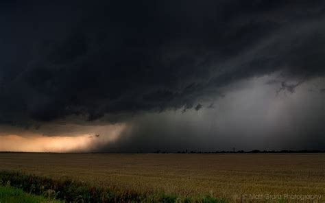 Other articles where downburst is discussed: Downburst | Sky and clouds, Storm pictures, Landscape